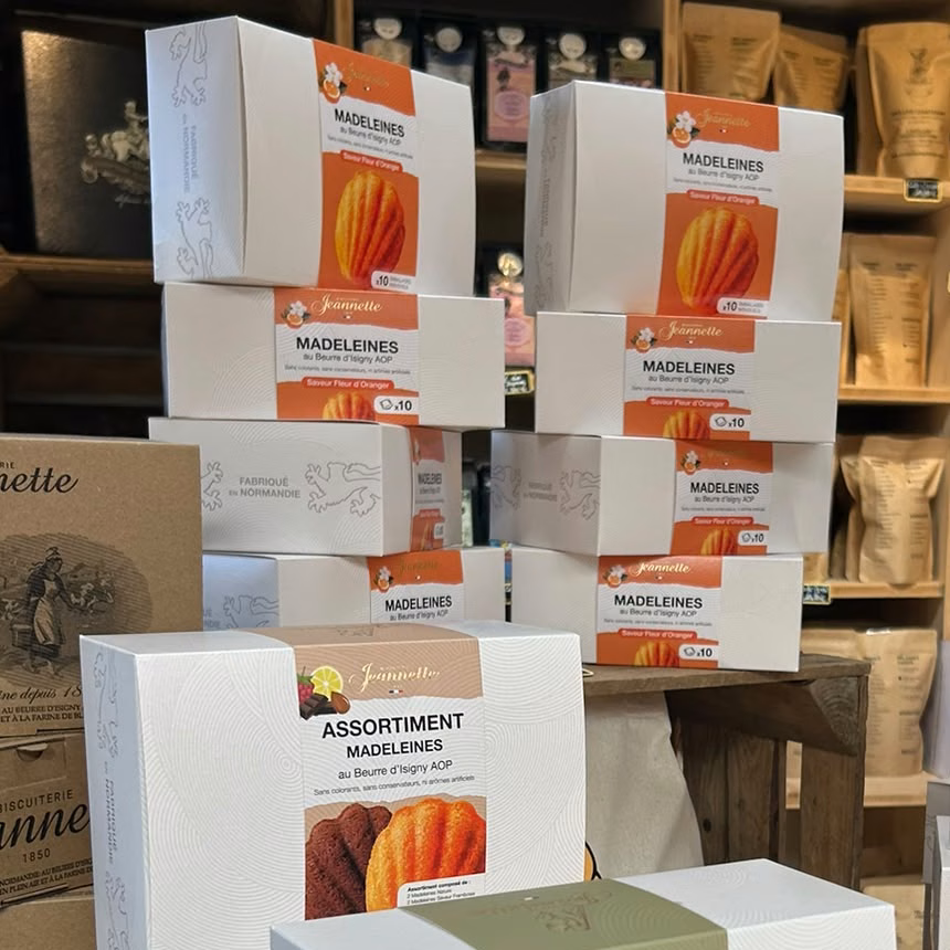 Boîtes de madeleines Jeannette présentées en boutique